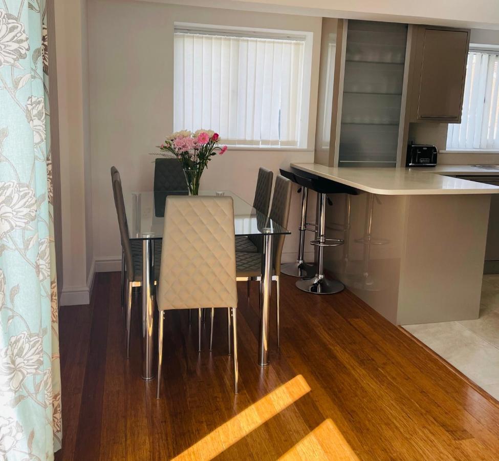 Sunny Corner, Padstow. Spacious 3 Bedrooms, 2.5 Bathrooms, Parking, Garden. Zewnętrze zdjęcie